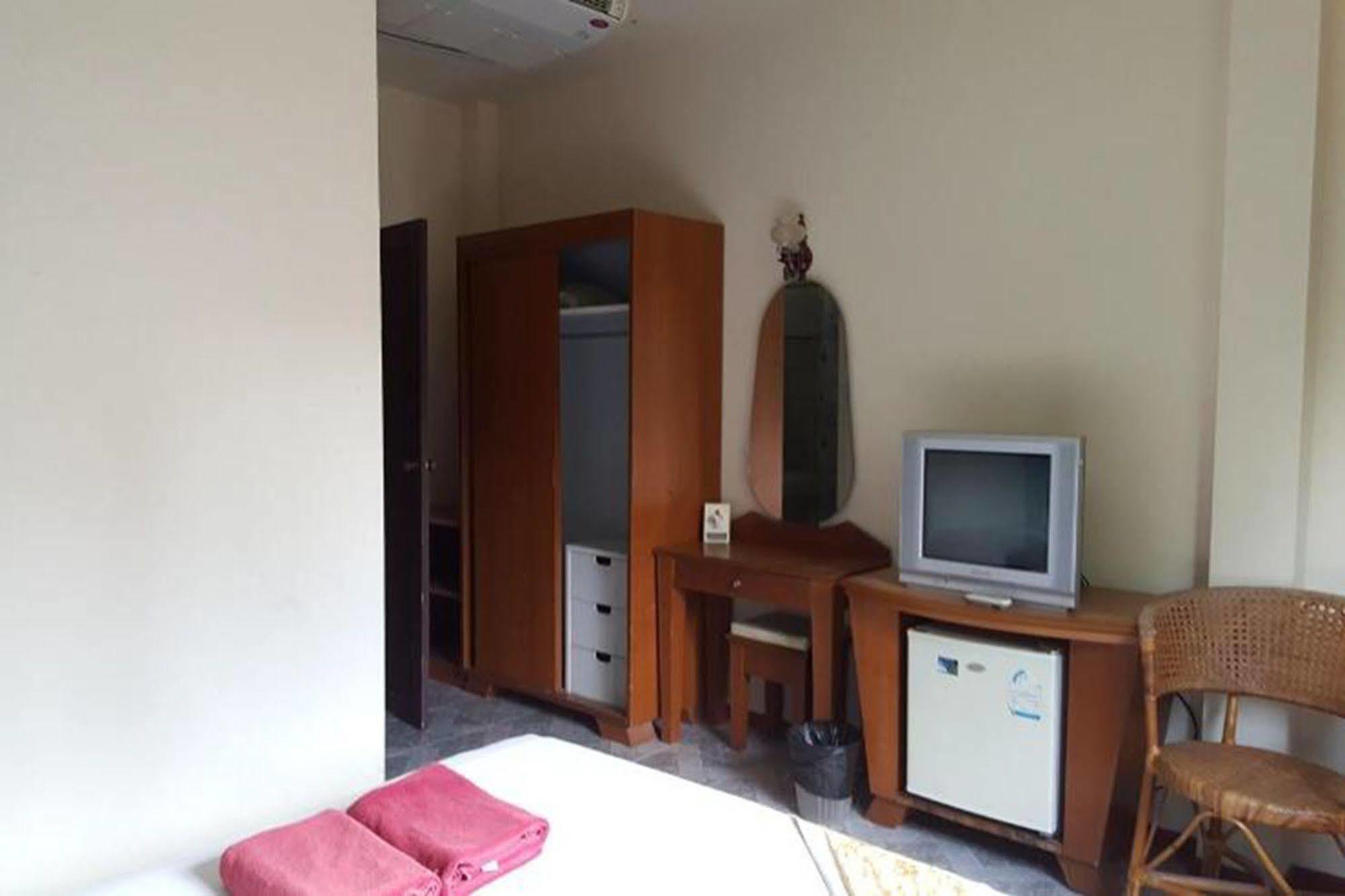 Krabi Loma Hotel Bagian luar foto