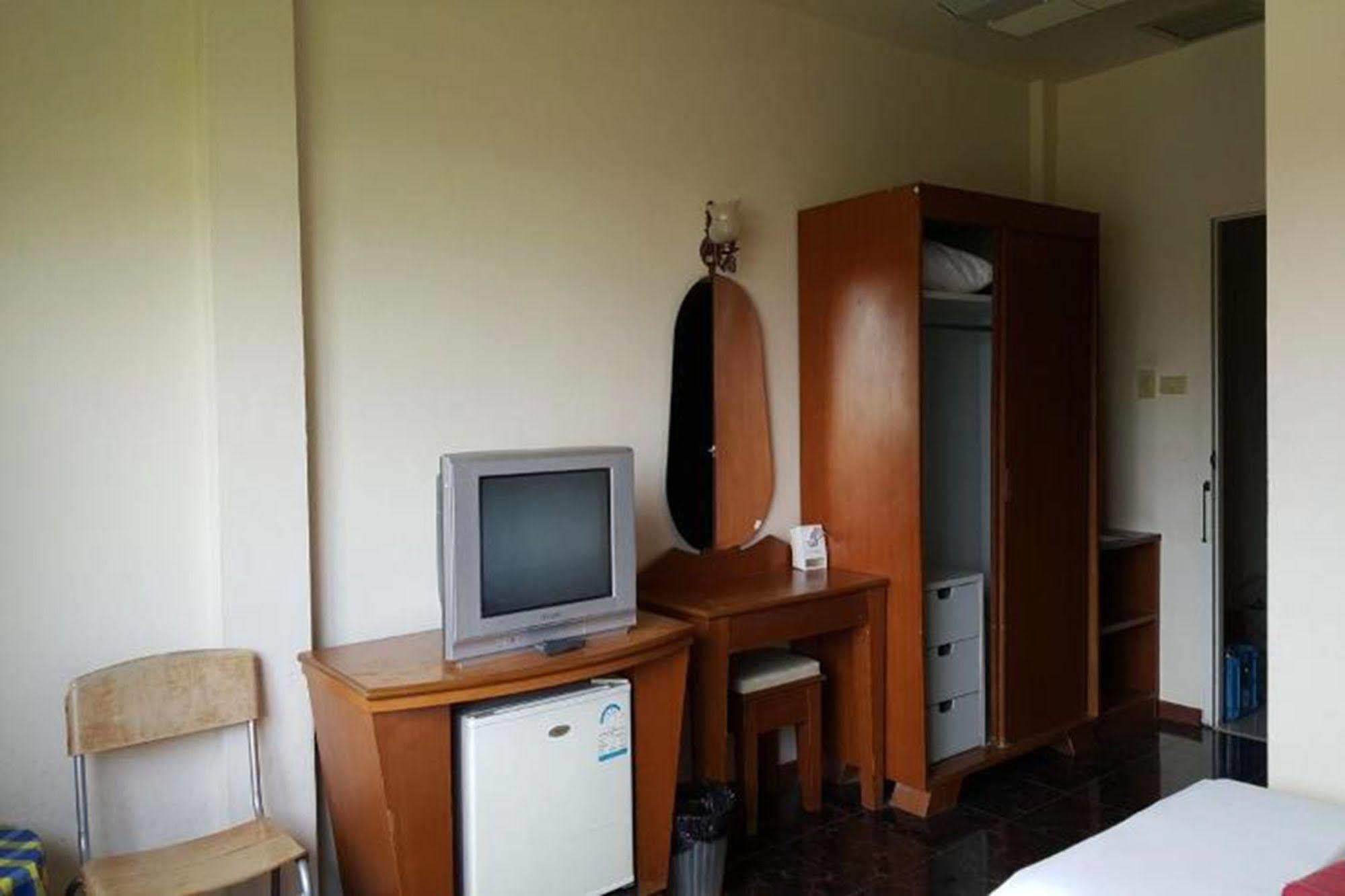 Krabi Loma Hotel Bagian luar foto